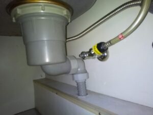 洗面台下　排水水漏れ　部品交換